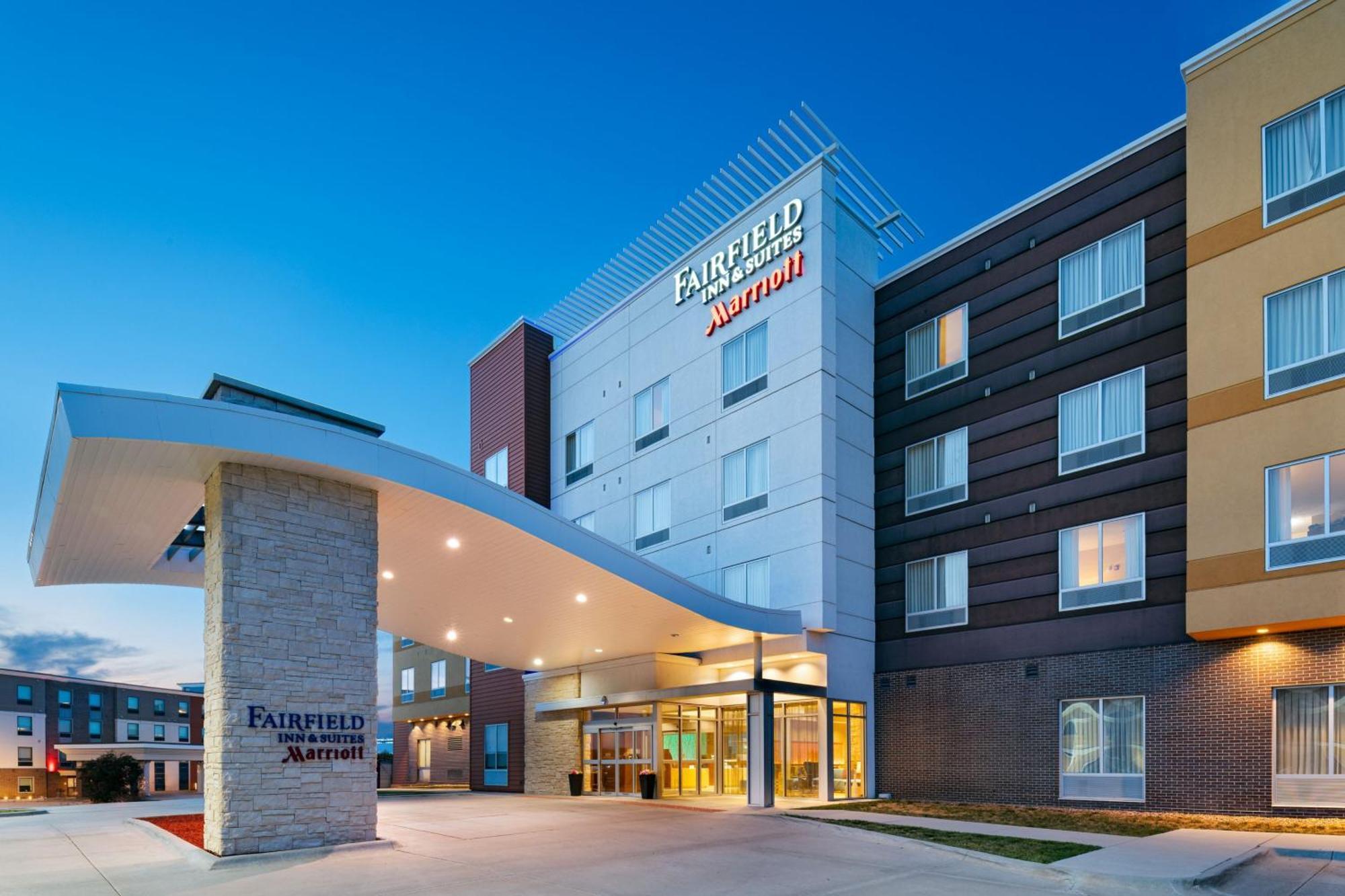 Fairfield Inn & Suites By Marriott Lincoln Airport Exterior foto